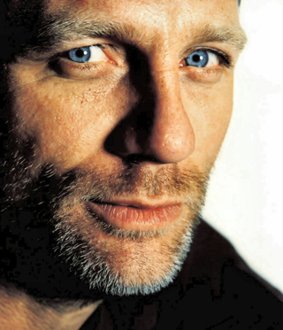 Illustration for article titled LOOK!! DANIEL CRAIG!!